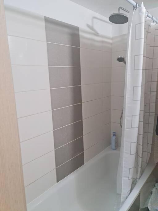 מרחק נגיעה בתקווה Apartment Petach Tikva Bagian luar foto